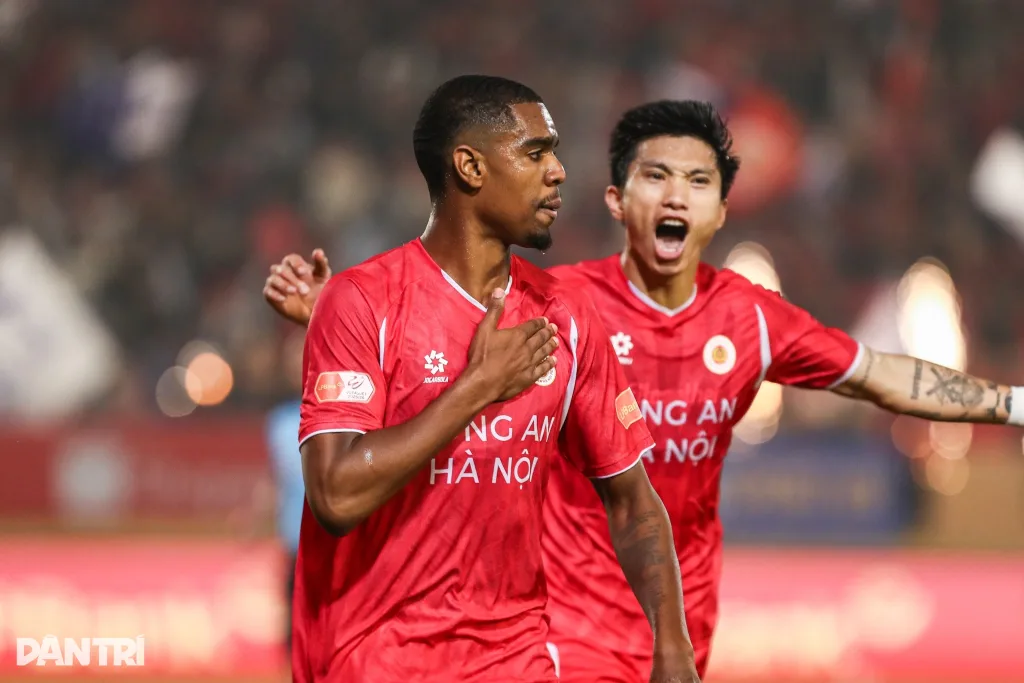 Công an Hà Nội 2-1 Ninh Bình (hiệp 1): Cú đúp chớp nhoáng