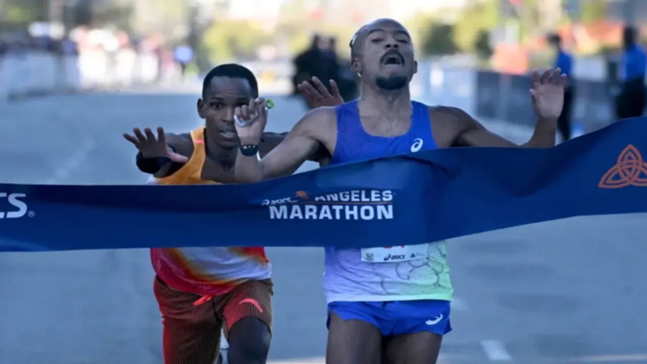 Sự cố khán giả khiến runner Kenya mất chức vô địch với 0,18 giây